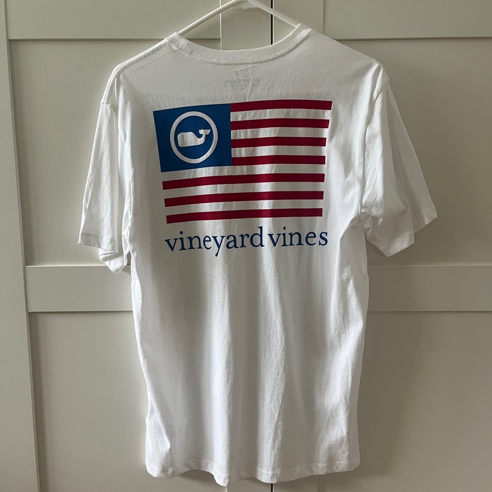 Vineyard Vines Red and White Short Sleeve Tee